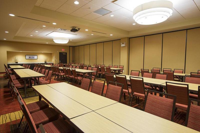 Courtyard By Marriott Cincinnati Midtown/Rookwood Extérieur photo