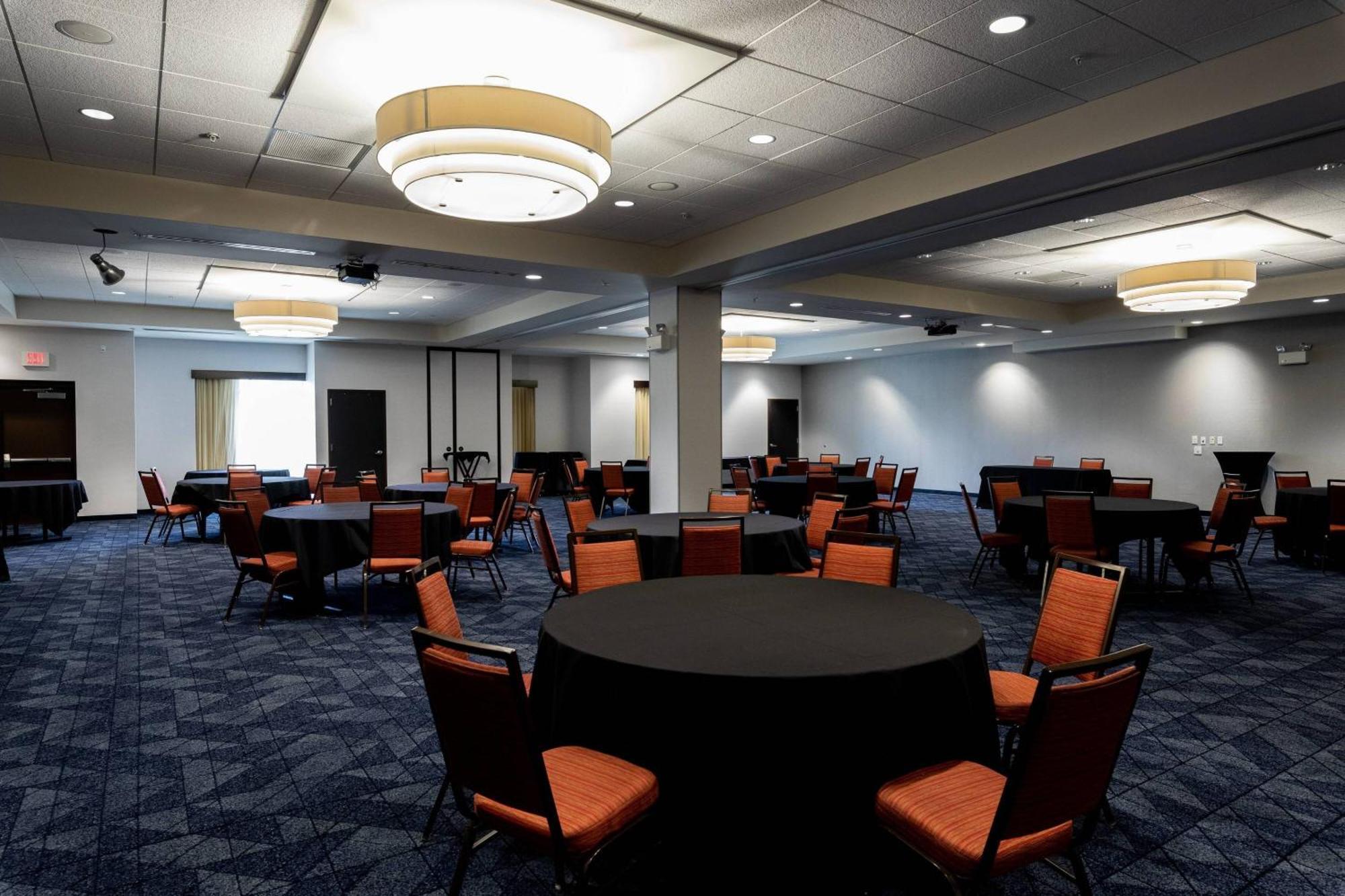 Courtyard By Marriott Cincinnati Midtown/Rookwood Extérieur photo