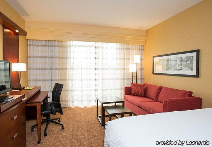 Courtyard By Marriott Cincinnati Midtown/Rookwood Extérieur photo