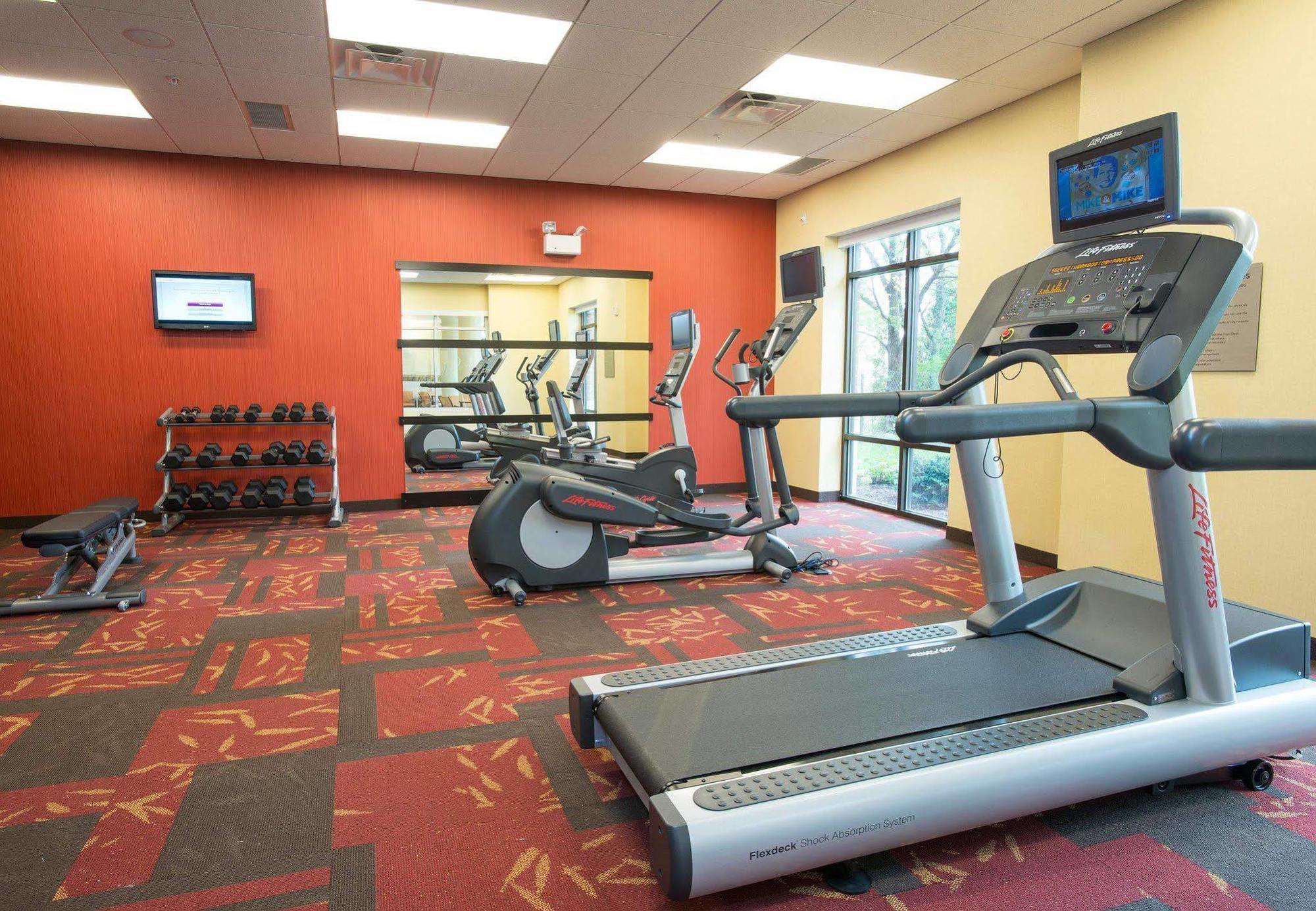 Courtyard By Marriott Cincinnati Midtown/Rookwood Extérieur photo